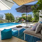 House With Pool Near Rovinj Βίλα