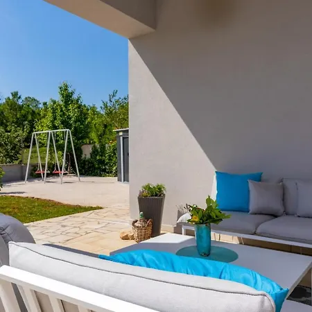 Villa House With Pool Near Rovinj *