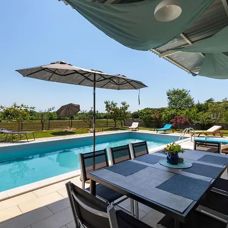 Villa House With Pool Near Rovinj Brajkovici (Kanfanar)