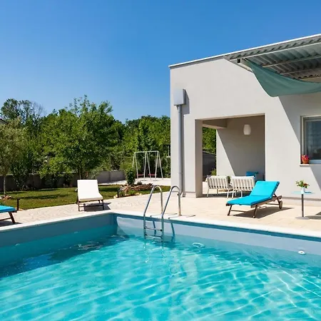 House With Pool Near Rovinj Brajkovici (Kanfanar)