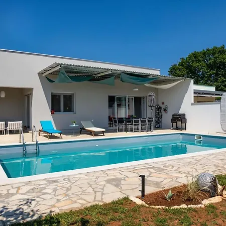 House With Pool Near Rovinj Villa Brajkovici (Kanfanar)