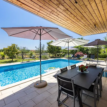 House With Pool Near Rovinj Βίλα Brajkovići