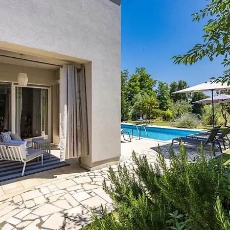 House With Pool Near Rovinj Βίλα *